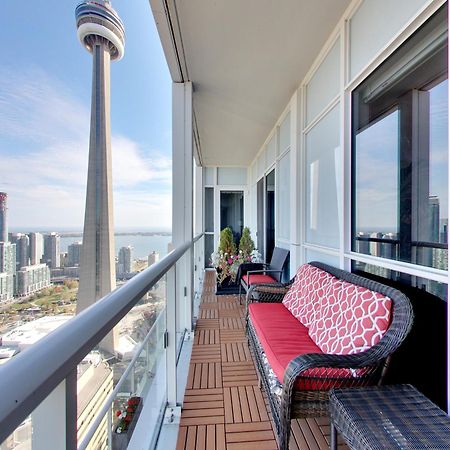 View Cn Tower And Lake From The Sky! Toronto Exterior photo